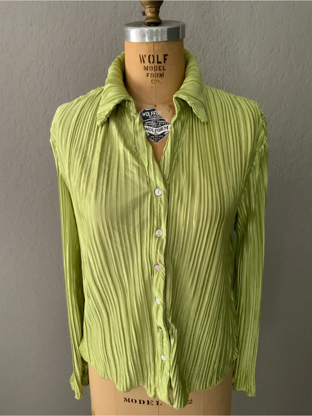 Lime Green Pleated Button-Up Top and Short Set, 2 pieces